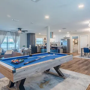  Holiday home House Retreat Near Downtown, Disney, Universal And Airport United States